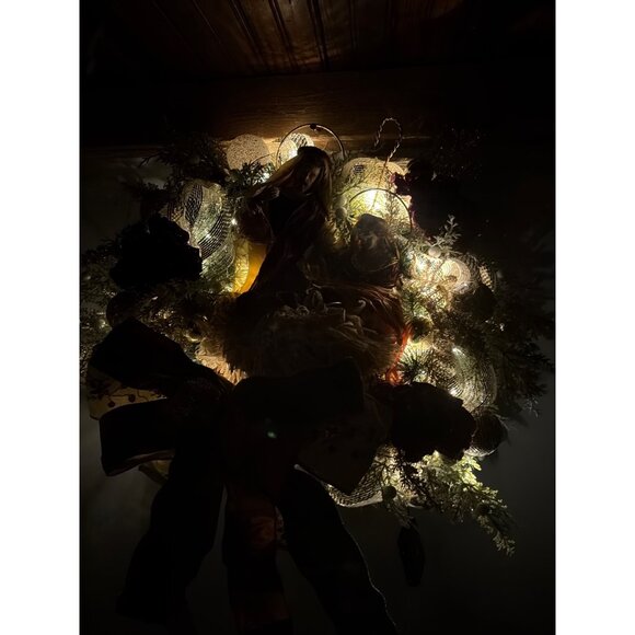 Lighted Nativity Christmas Wreath Velvet Accents Storage Bag Hammacher Schlemmer - Picture 5 of 13